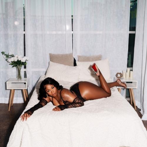 Kokosweets — escort in Louisville