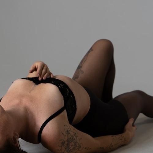Viola Lee — 덴버 에스코트