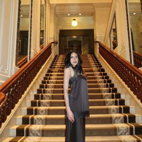 Ms Mau — مرافقة في شنغهاي