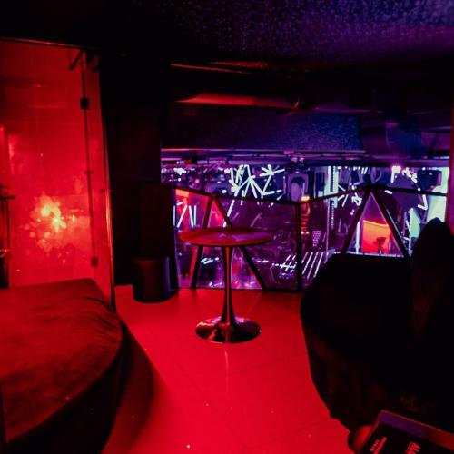 Alcatraz Show Club — еротичний заклад у місті Афіни