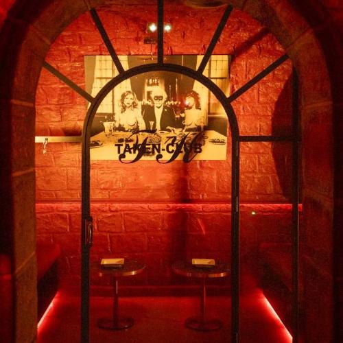 Taken Club — مكان إيروتيكي في باريس
