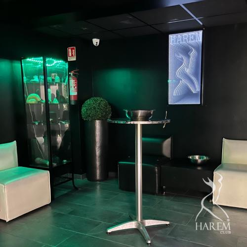 Harem Club Privè — erotický podnik v meste Cologno Monzese