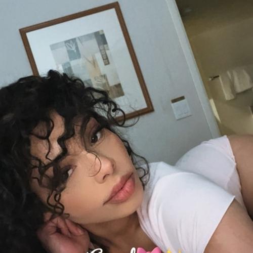 Aliciamonae — مرافقة في فرسنو