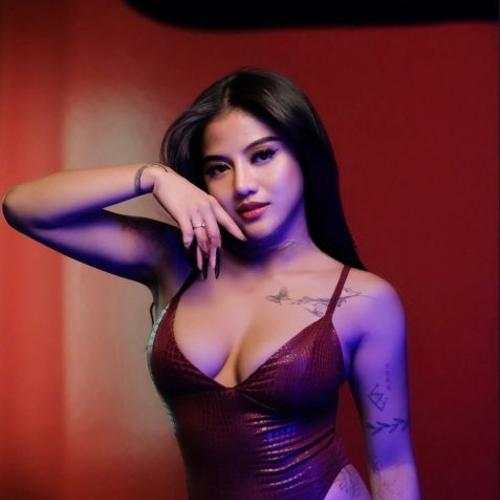 Dania — مرافقة في هونغ كونغ