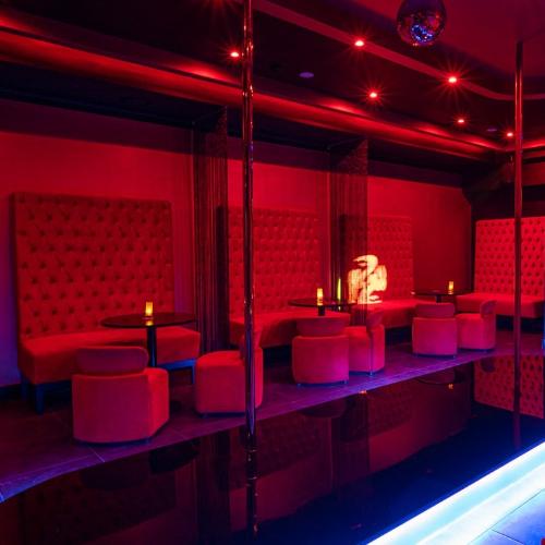 Diva Show Bar — еротичний заклад у місті Лісабон