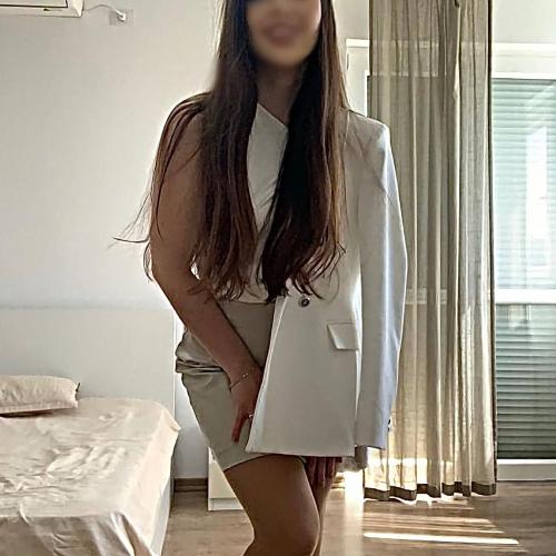Carina — 부쿠레슈티 에스코트