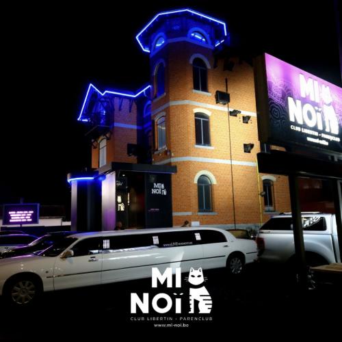 Mi-noï — erotický podnik v Pecq