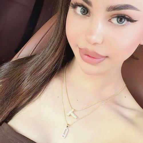 Amina — 바쿠 에스코트