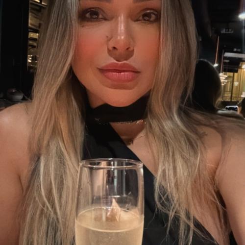 Monique — مرافقة في لشبونة