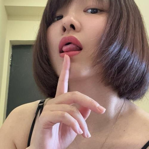 Yi Seo — escort in Tbilisi