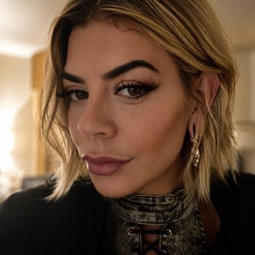Hazelnoir — escort in North Bay