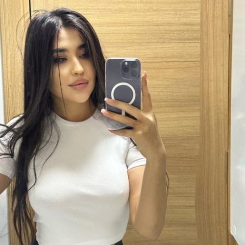 Karina — Alençon şehrinde eskort