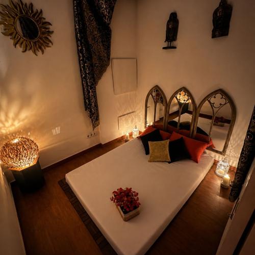 Shira Lounge Tantric — 이비사 성인 업소