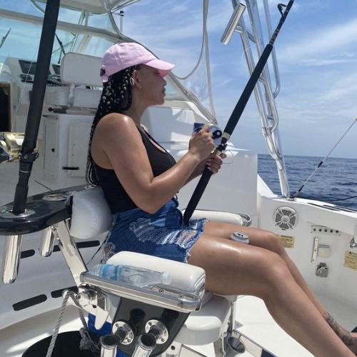 Nina James — eskort v Eden Prairie