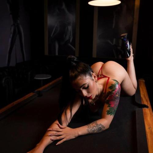 After Dark Gentlemen's Club — مكان إيروتيكي في غلونغ