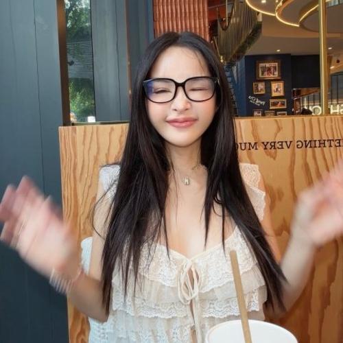 Bee Milabee — escortă în Taipei