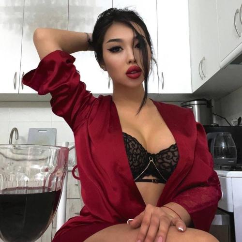 Aliiya — escort en Tokio