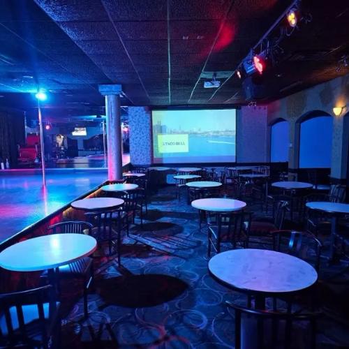 Leopards Lounge & Broil — local erótico en Windsor