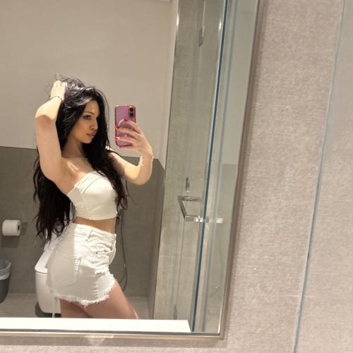Bella — escort in Boekarest