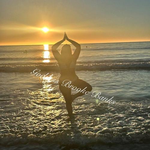 Healing Goddess — συνοδός στην πόλη Σαν Ντιέγκο