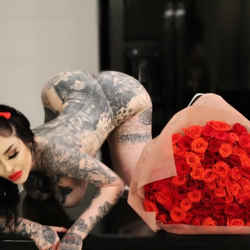 Tattoobunnie — Ontario 에스코트