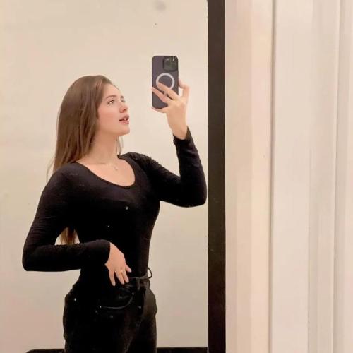 AMNA KHAN ESCORTS IN LAHORE 03222229283