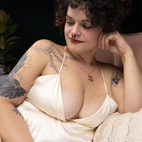 Nonkennedy — Escort in Detroit