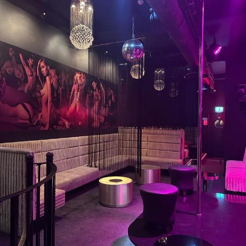 Long Legs — erotic venue in Manchester