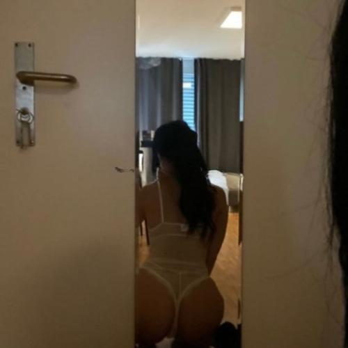 Amber — συνοδός στην πόλη Jyväskylä