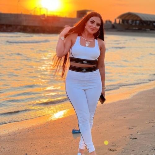 Sara Soli — συνοδός στην πόλη Μπακού