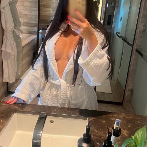 Victoria — Escort in Genf