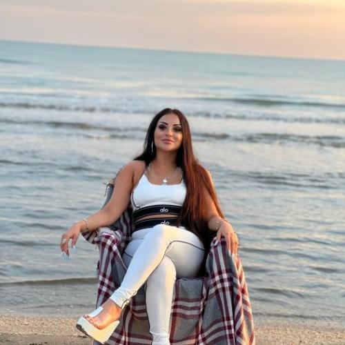 Sara Soli — συνοδός στην πόλη Μπακού