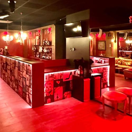 Love Club Privè — مكان إيروتيكي في مانربا دل غاردا