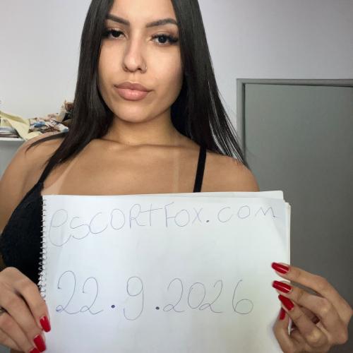 Nicky — مرافقة في ستوكهولم