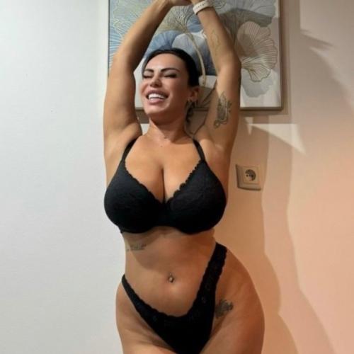 Nikki — Santorini şehrinde eskort