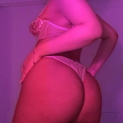 April Hart — 뉴올리언스 에스코트