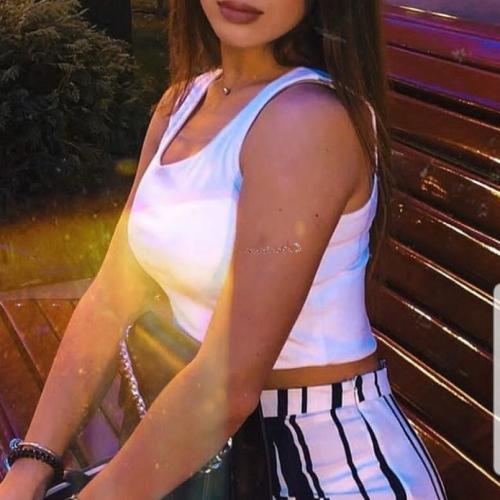 Alina — eskorte i Kyiv