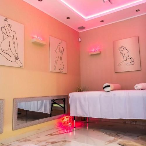 Sophie Massage Univerzuma — erotic venue in Győr