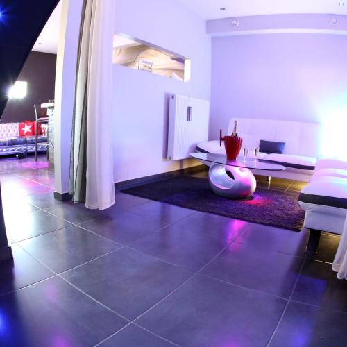 Crystal Champagne Bar — erotický podnik v Sombreffe
