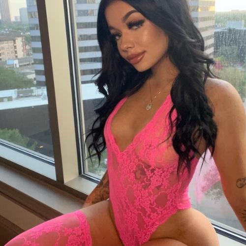 Ashley Summers — eskorta w San Diego