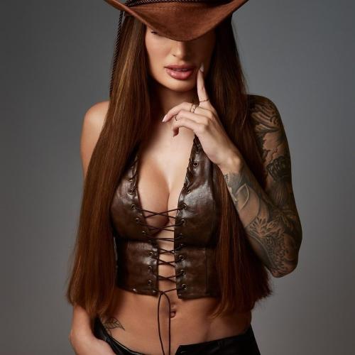 Nicole — escort in Athens