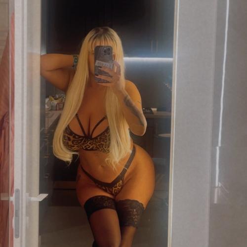 Francii Pornstar — eskort i Bukarest
