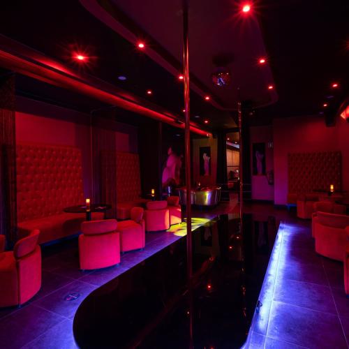 Diva Show Bar — еротичний заклад у місті Лісабон