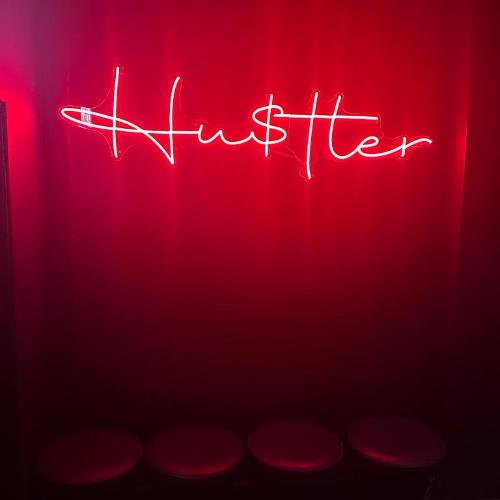 Long Legs — erotic venue in Manchester