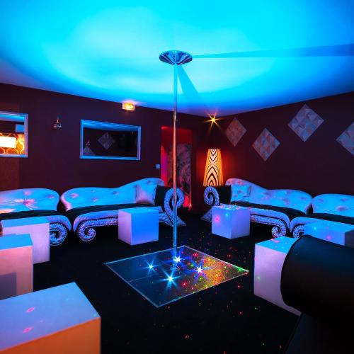 Stars Club — Beausoleil 성인 업소