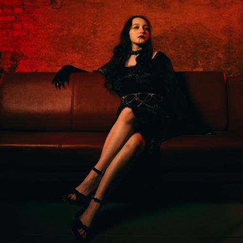Madam Lira — escortă în Rīga