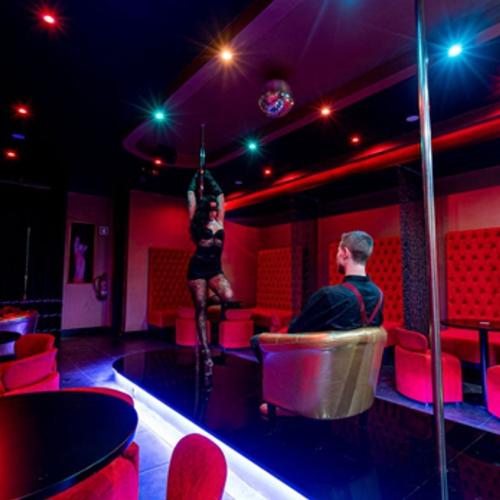 Diva Show Bar — еротичний заклад у місті Лісабон