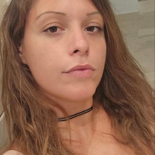 Elena — συνοδός στην πόλη Αθήνα
