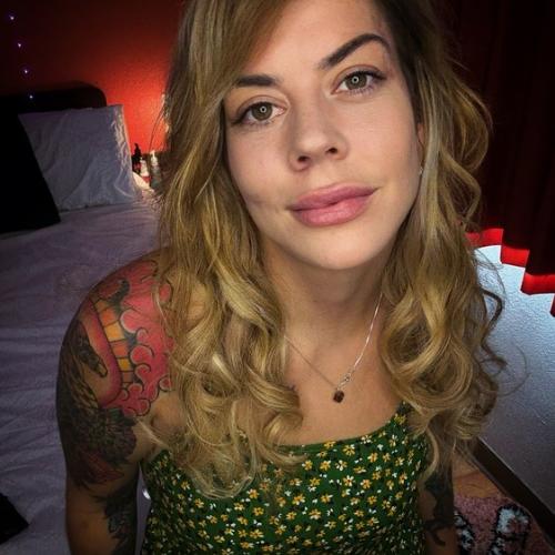Hazelnoir — escort in North Bay