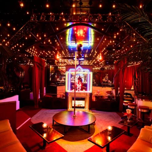 Beverly Bar & Nightclub — erotický podnik v Brémy